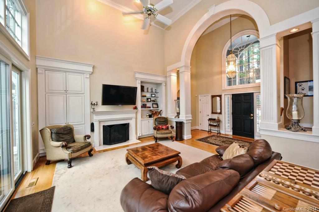 The Peninsula - Residential