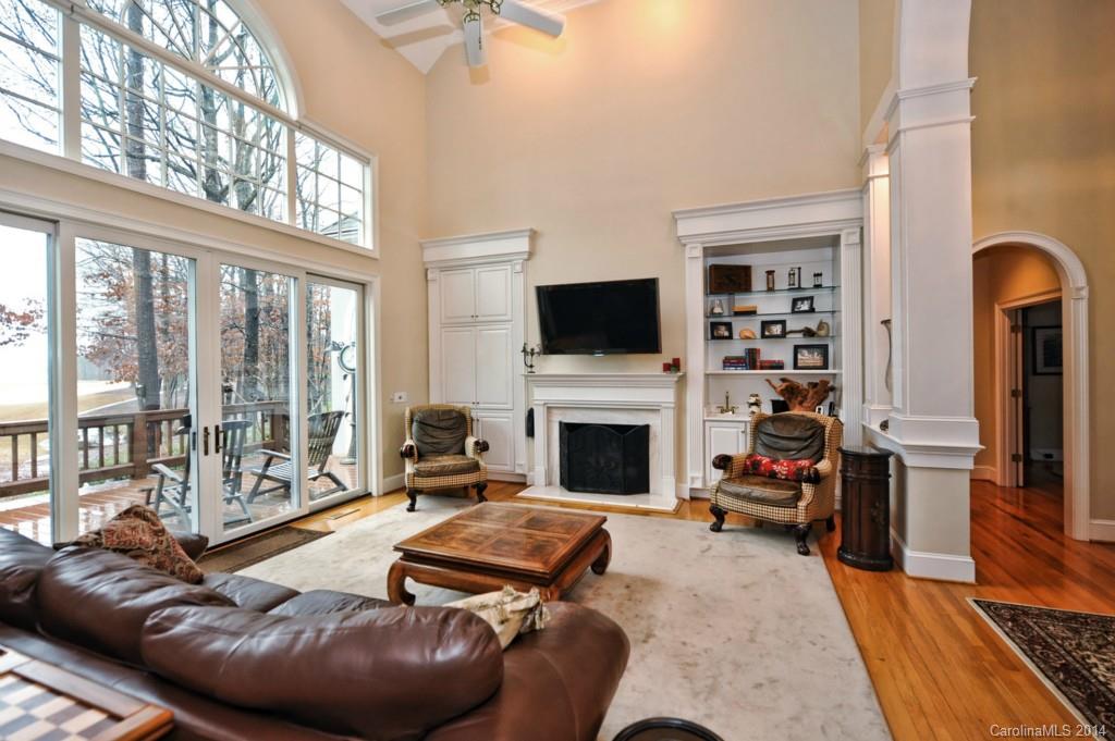 The Peninsula - Residential