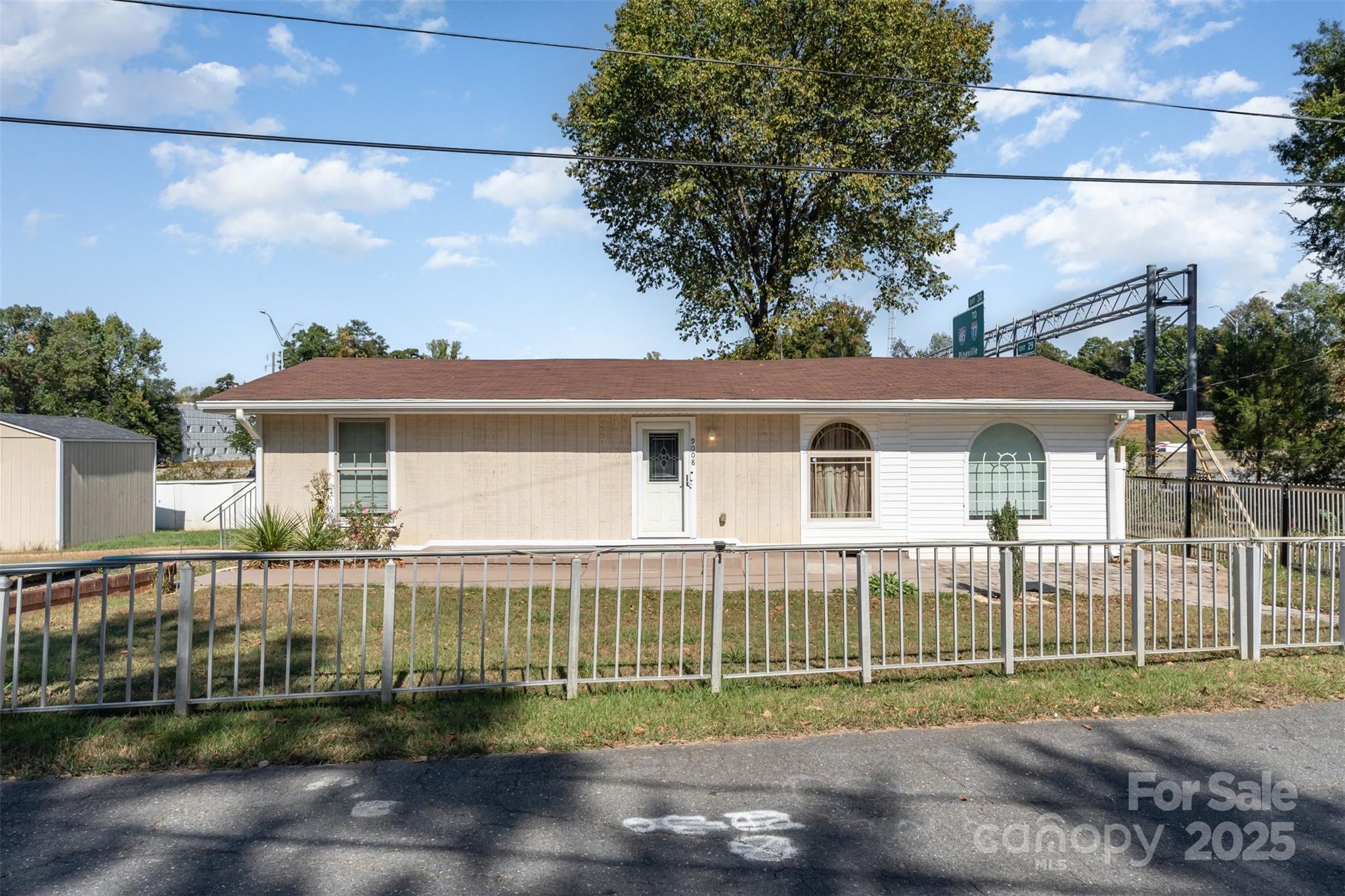 9008 N Lakebrook Road
