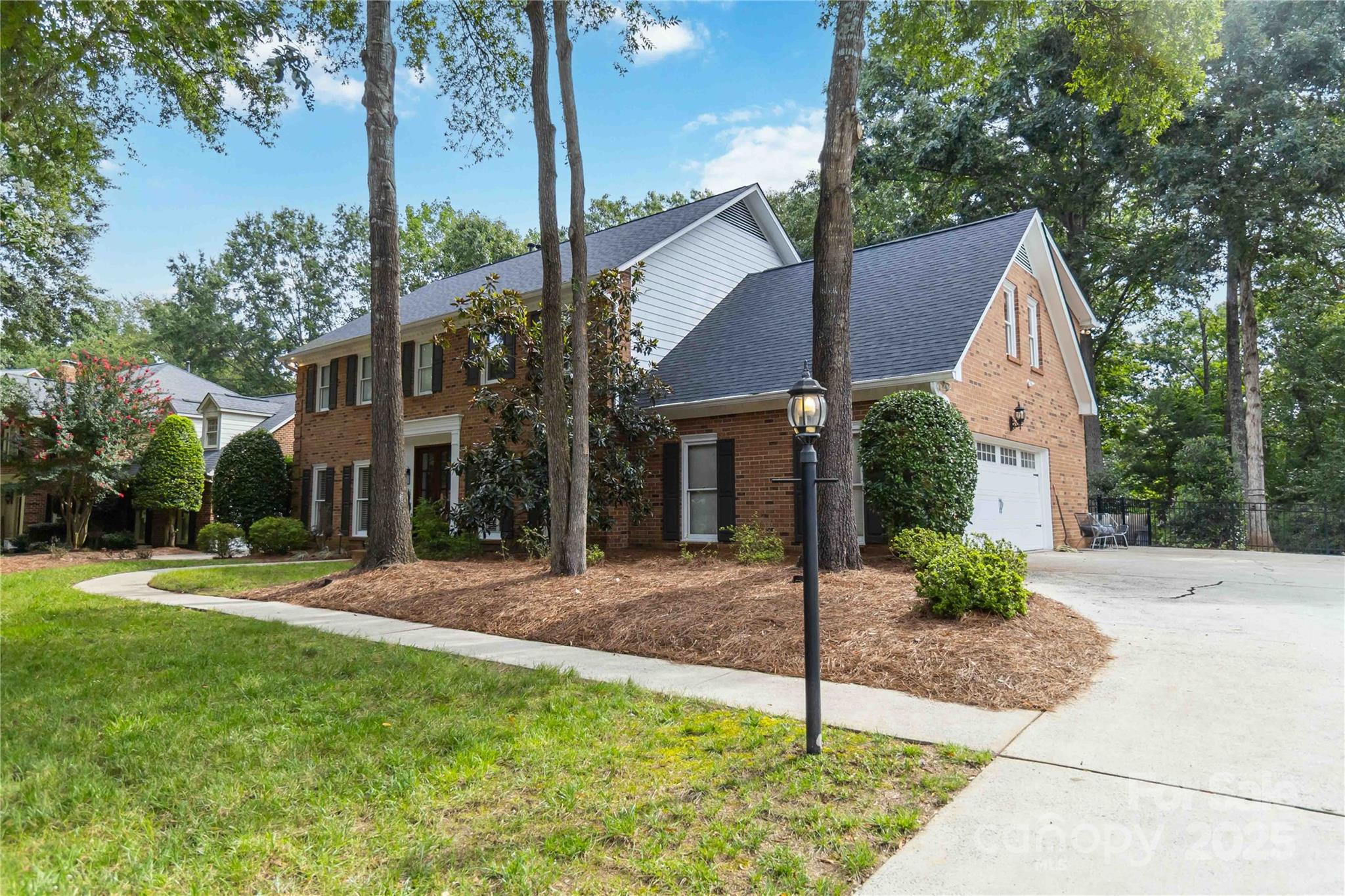 914 Mangionne Drive