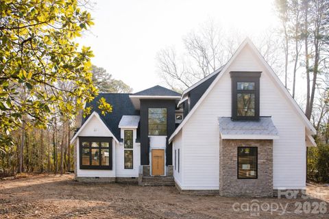 1209 Meadowood Lane Charlotte NC 28211