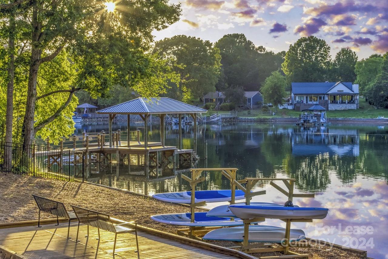 Mooresville, North Carolina 28117, United States, 3 Bedrooms Bedrooms, ,3 BathroomsBathrooms,Residential,Active,38574