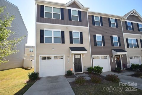 8020 Lanyard Terrace Charlotte NC 28269