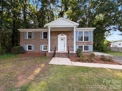 Photo of 1716 Timberlane Street, Gastonia, NC 28054 (MLS # 4401623)