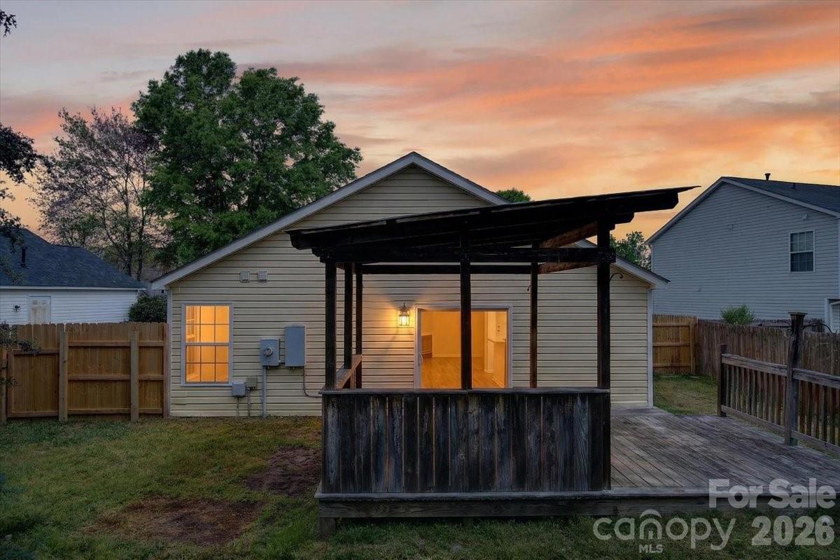 1129 Southern Chase Court SW