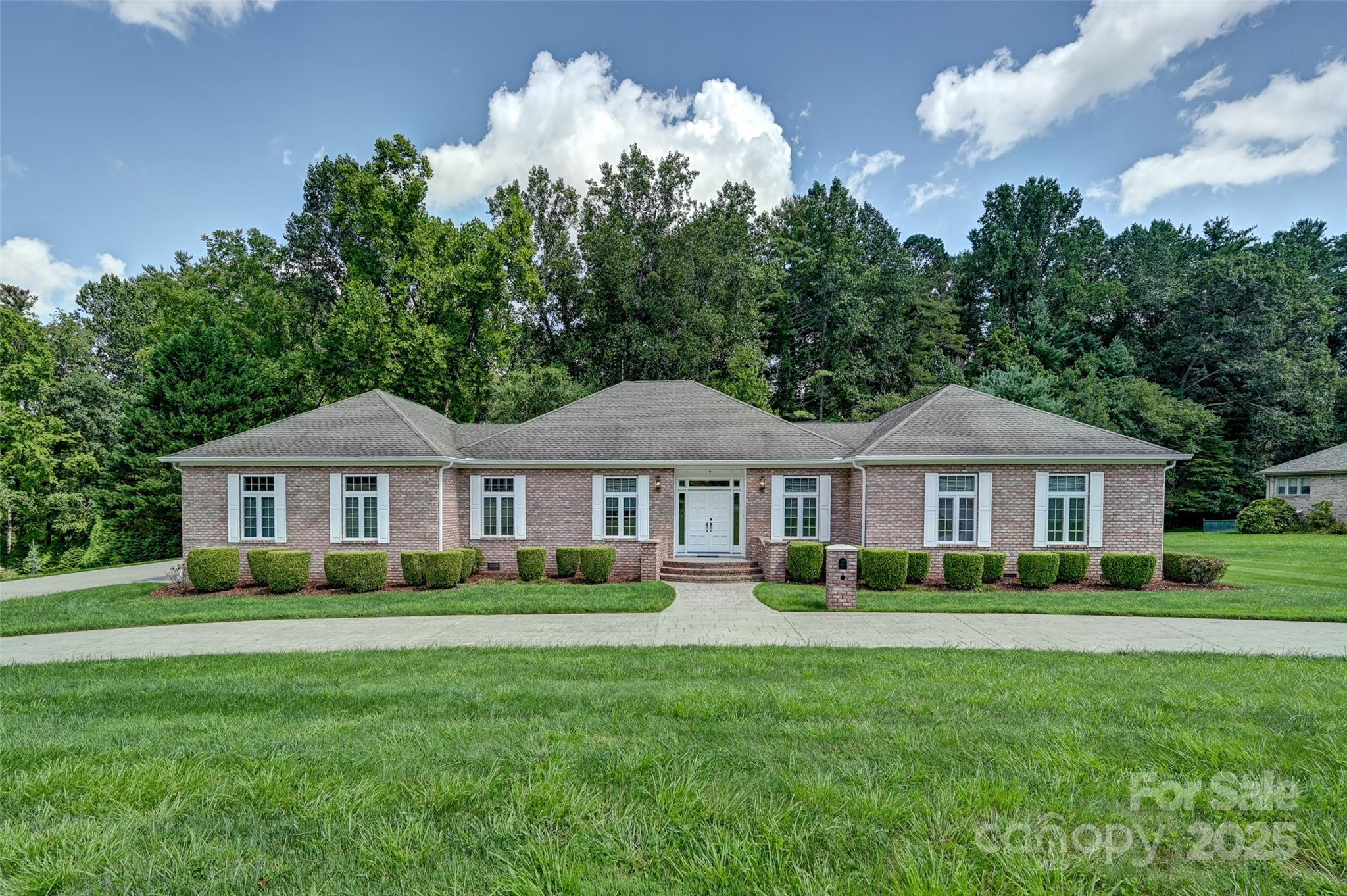 7 Ashley Place