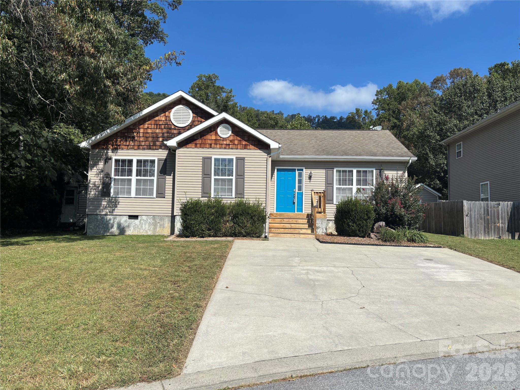 151 W Newberry Drive