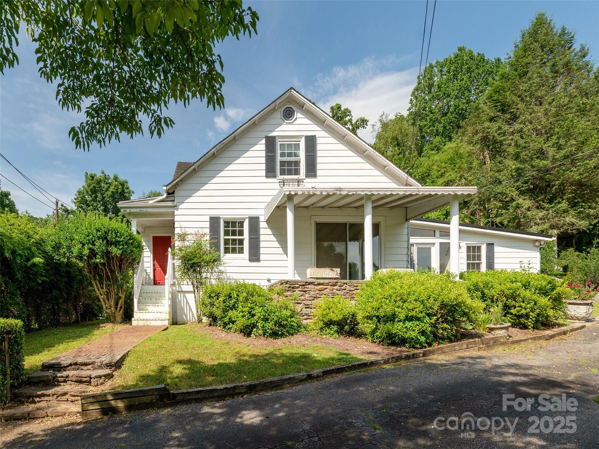 34 Lockhart Road