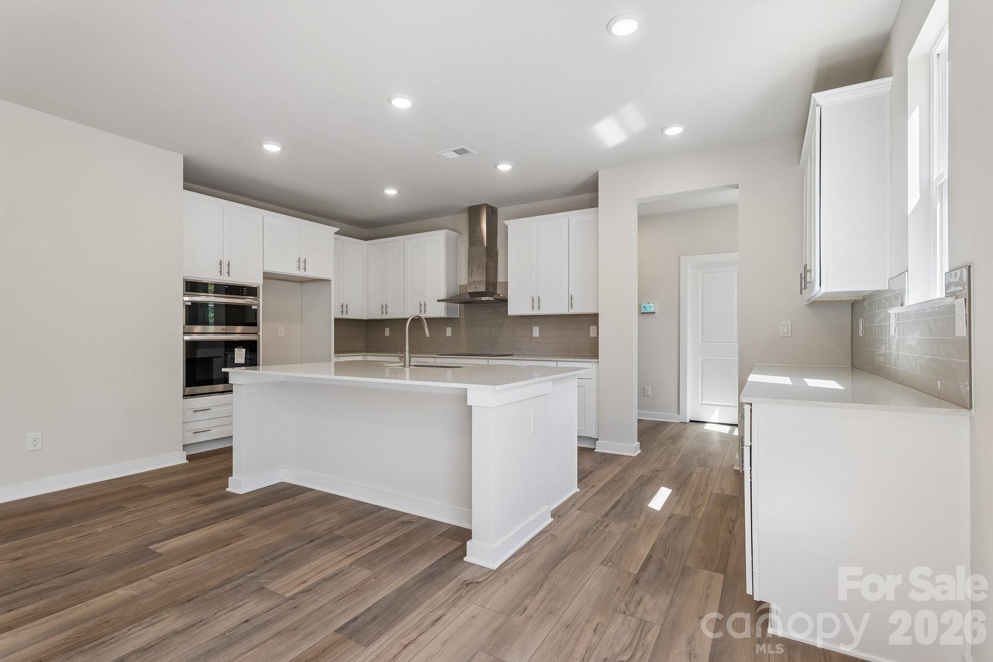 204 E Warfield Drive