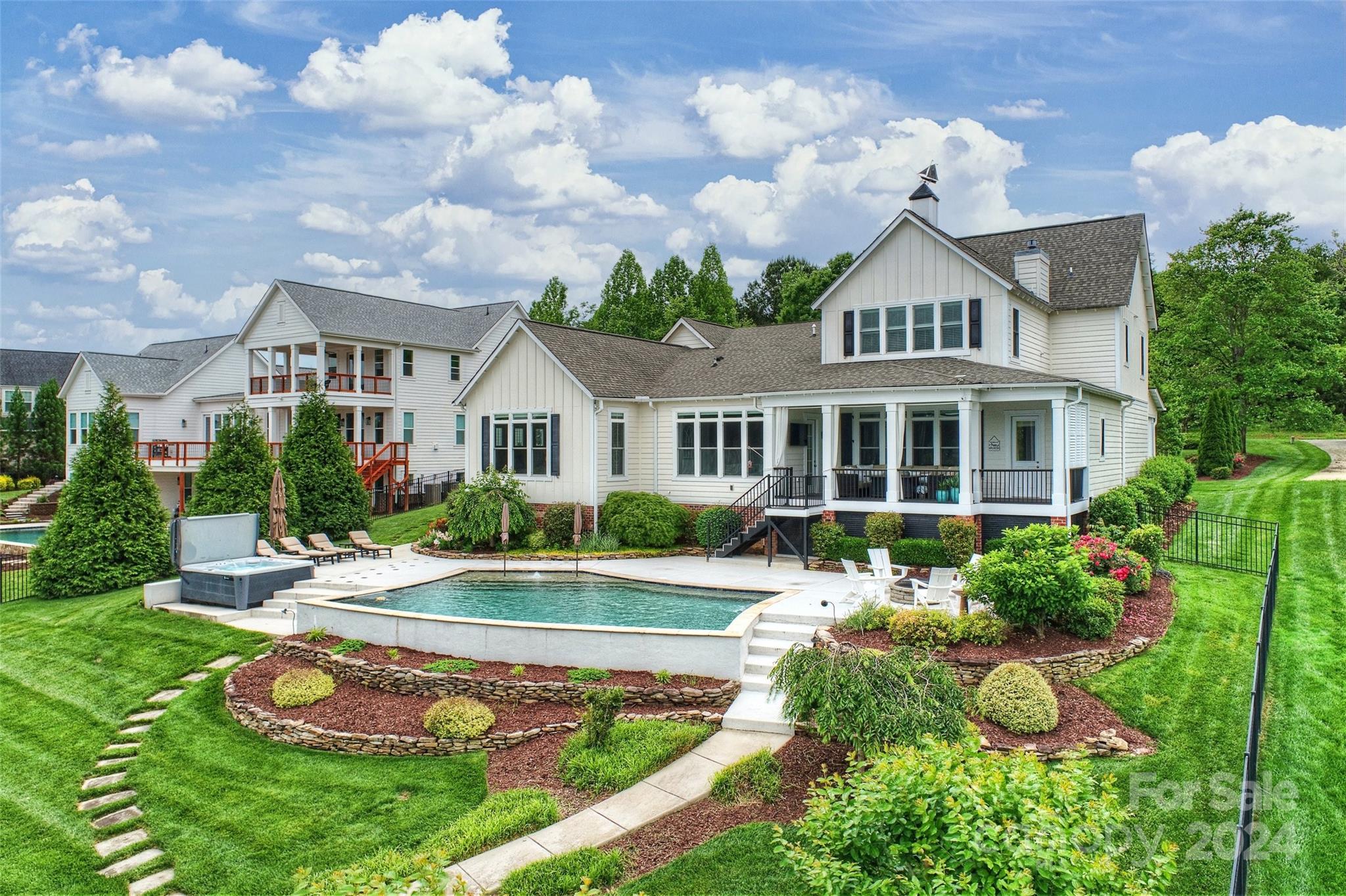 Sisters Cove - Residential