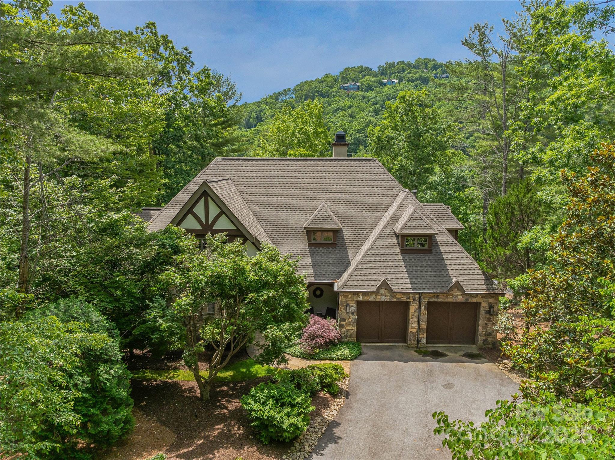 16 Hidden Hills Way