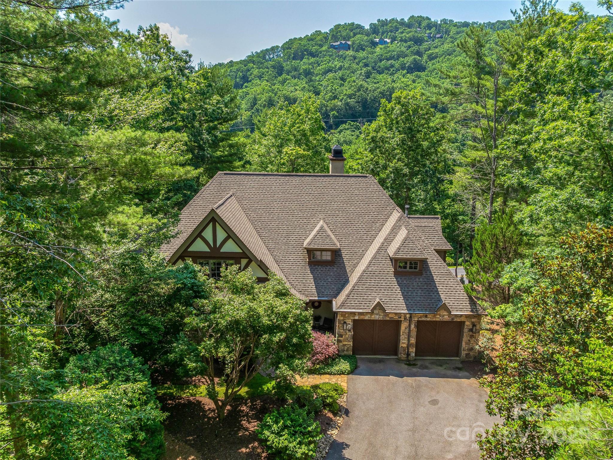 16 Hidden Hills Way