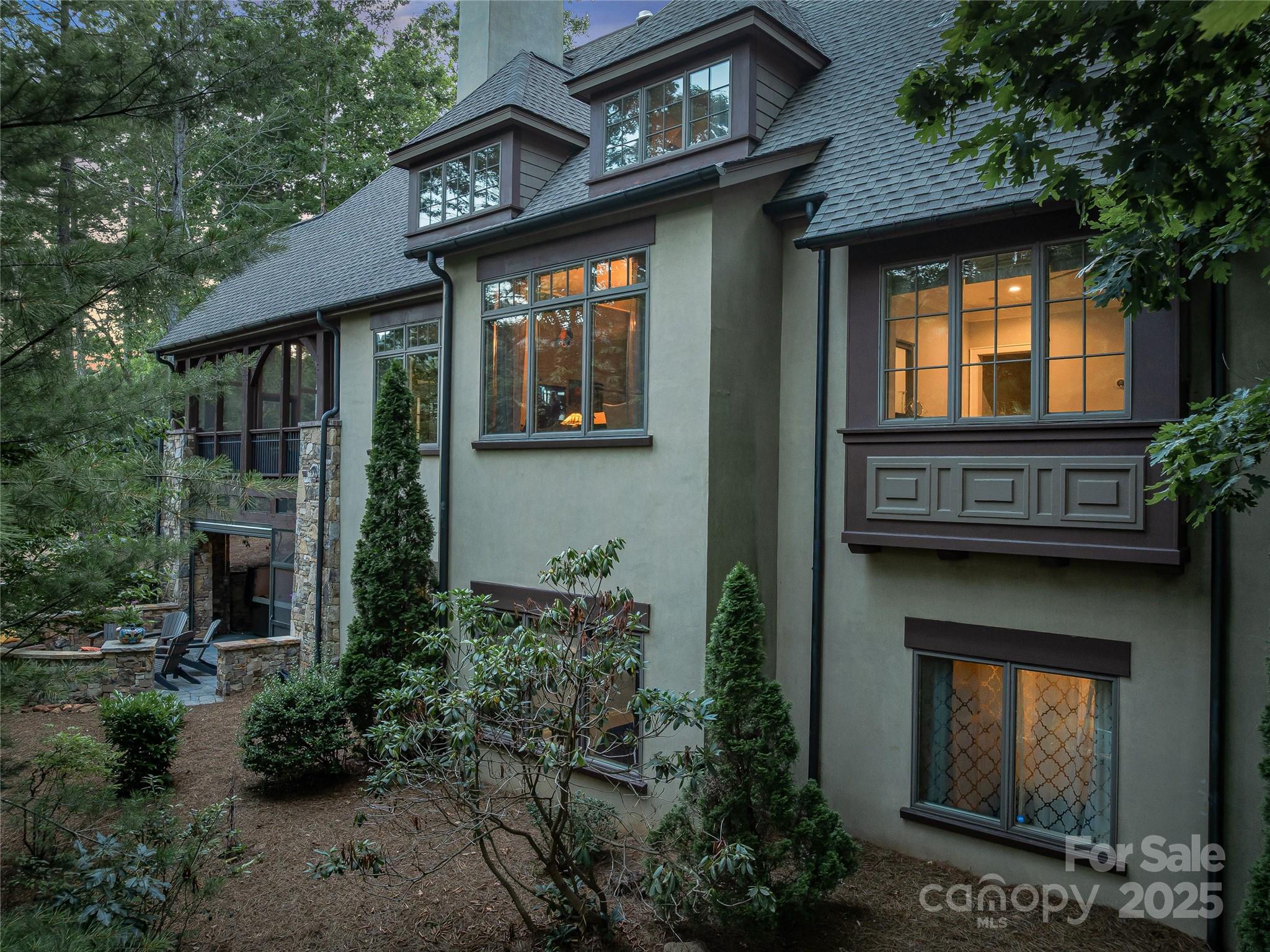 16 Hidden Hills Way