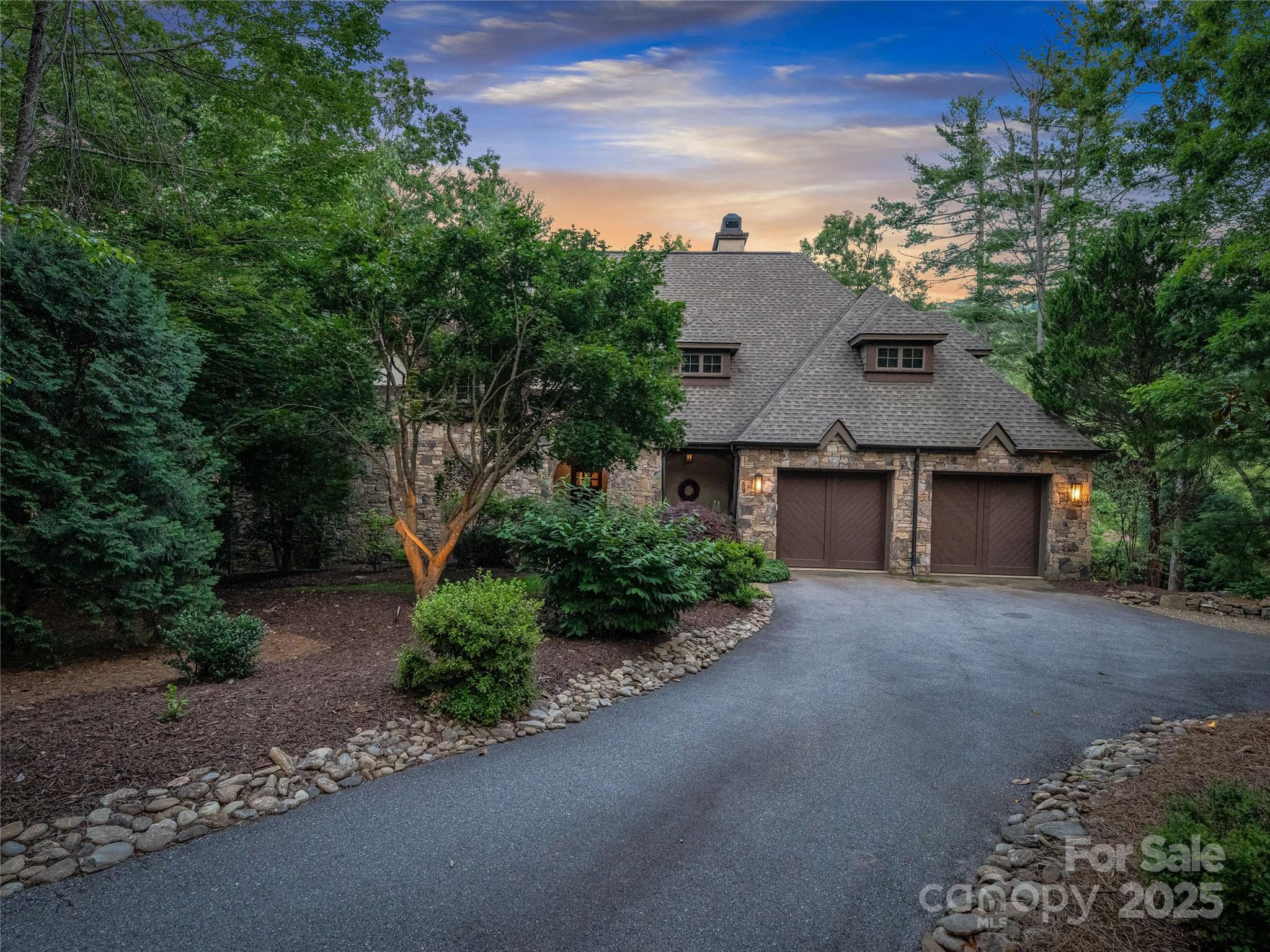 16 Hidden Hills Way