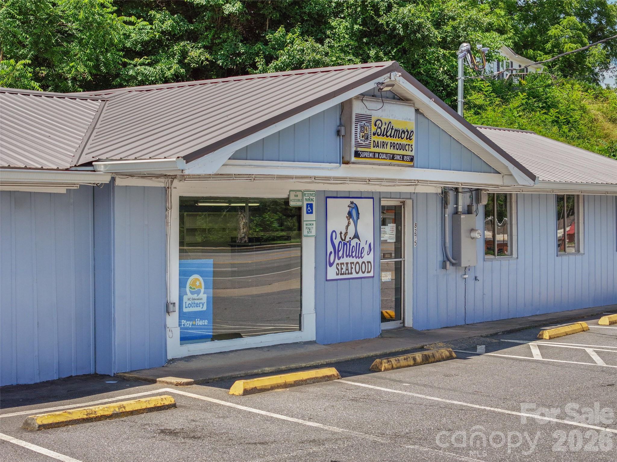 8275 Carolina Boulevard