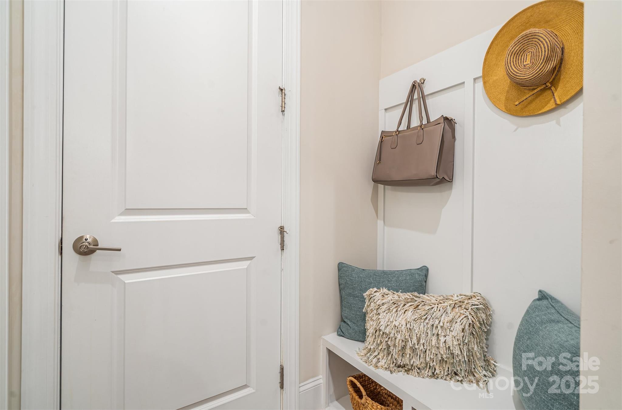 Charlotte, North Carolina 28226, United States, 3 Bedrooms Bedrooms, ,3 BathroomsBathrooms,Residential,Under Contract,194891