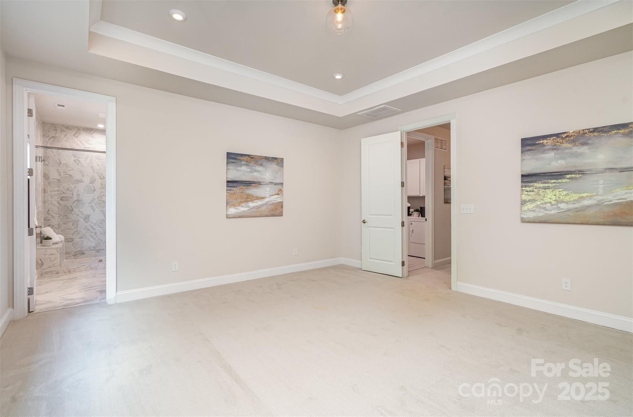 Charlotte, North Carolina 28226, United States, 3 Bedrooms Bedrooms, ,3 BathroomsBathrooms,Residential,Under Contract,194891