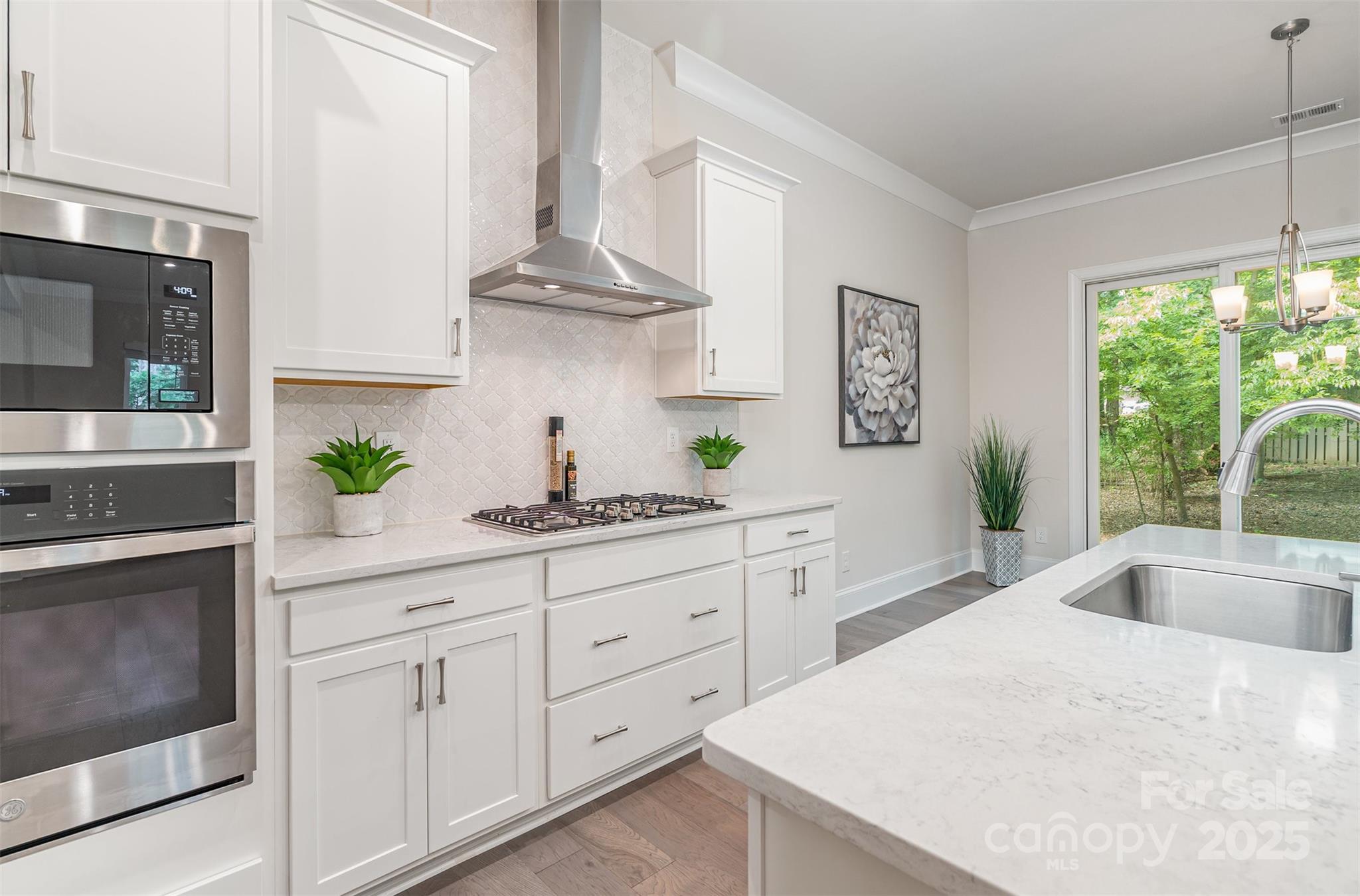 Charlotte, North Carolina 28226, United States, 3 Bedrooms Bedrooms, ,3 BathroomsBathrooms,Residential,Under Contract,194891