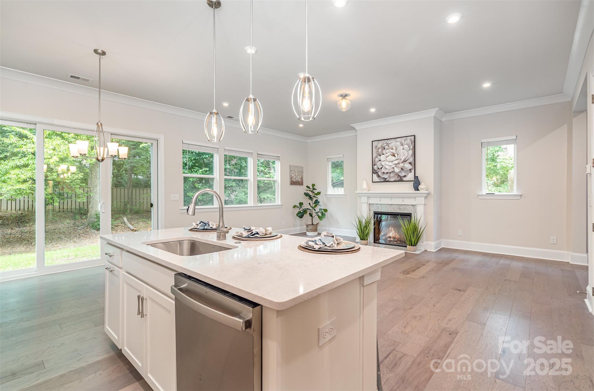 Charlotte, North Carolina 28226, United States, 3 Bedrooms Bedrooms, ,3 BathroomsBathrooms,Residential,Under Contract,194891