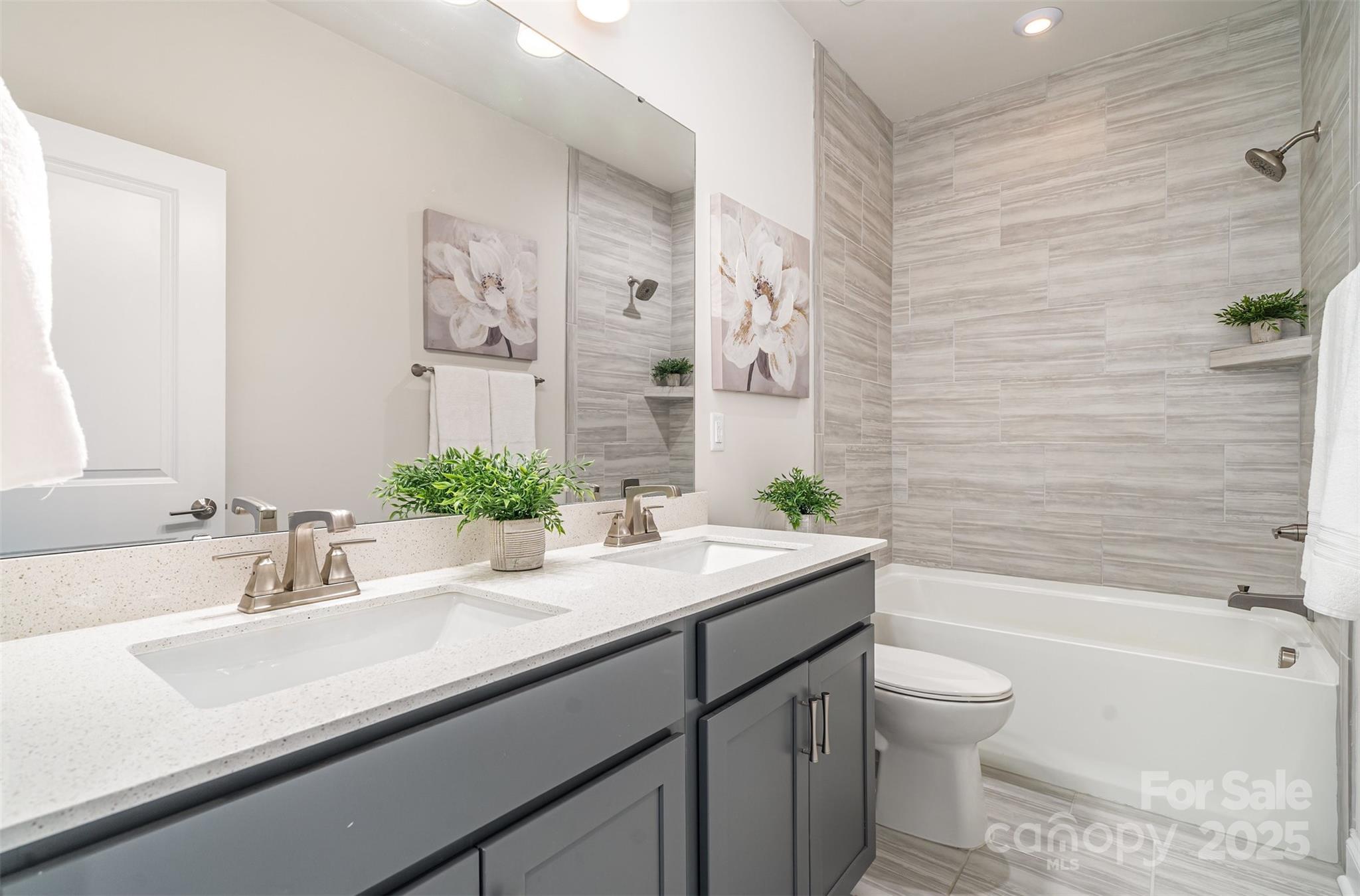 Charlotte, North Carolina 28226, United States, 3 Bedrooms Bedrooms, ,3 BathroomsBathrooms,Residential,Under Contract,194891