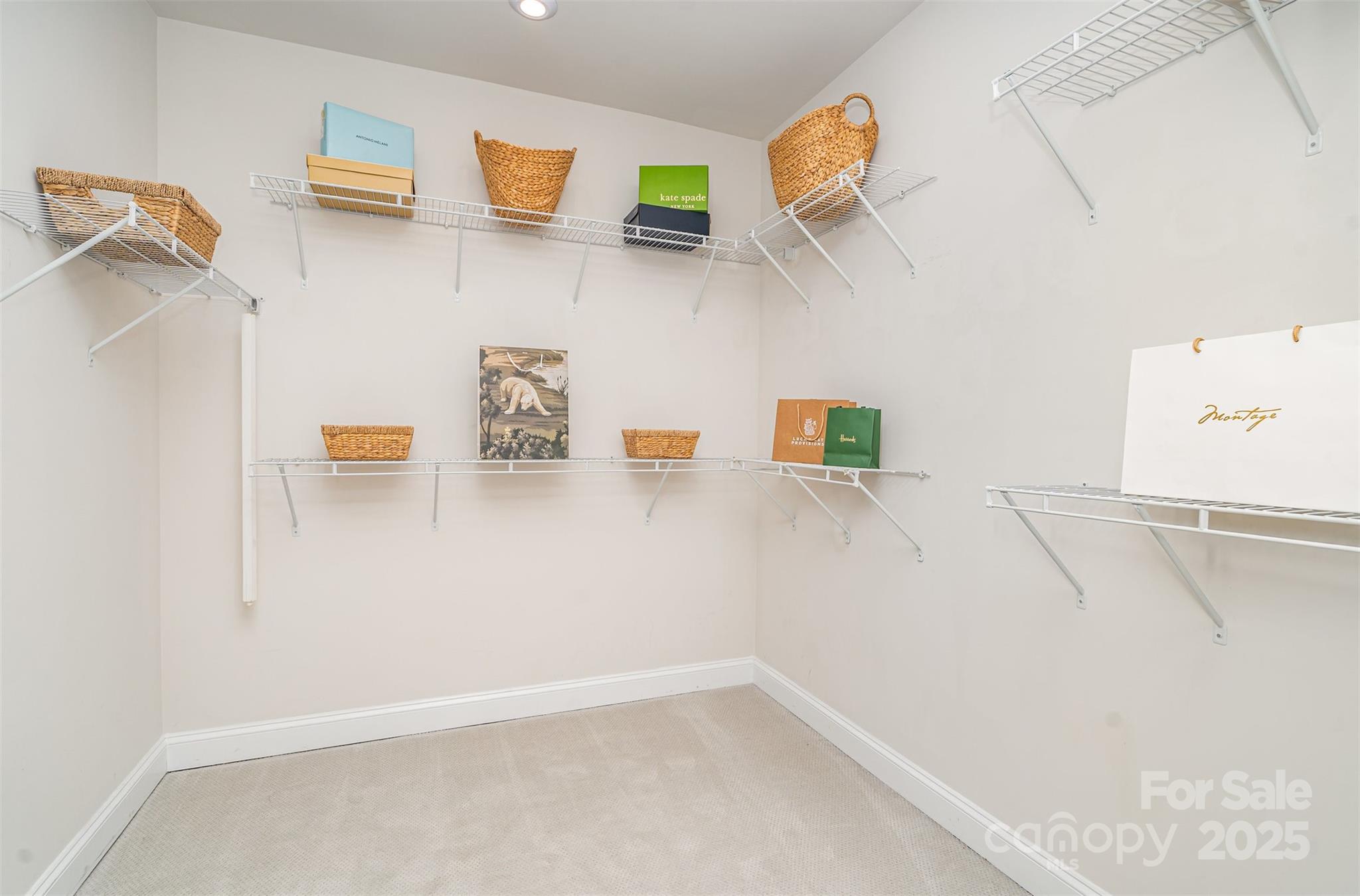 Charlotte, North Carolina 28226, United States, 3 Bedrooms Bedrooms, ,3 BathroomsBathrooms,Residential,Under Contract,194891