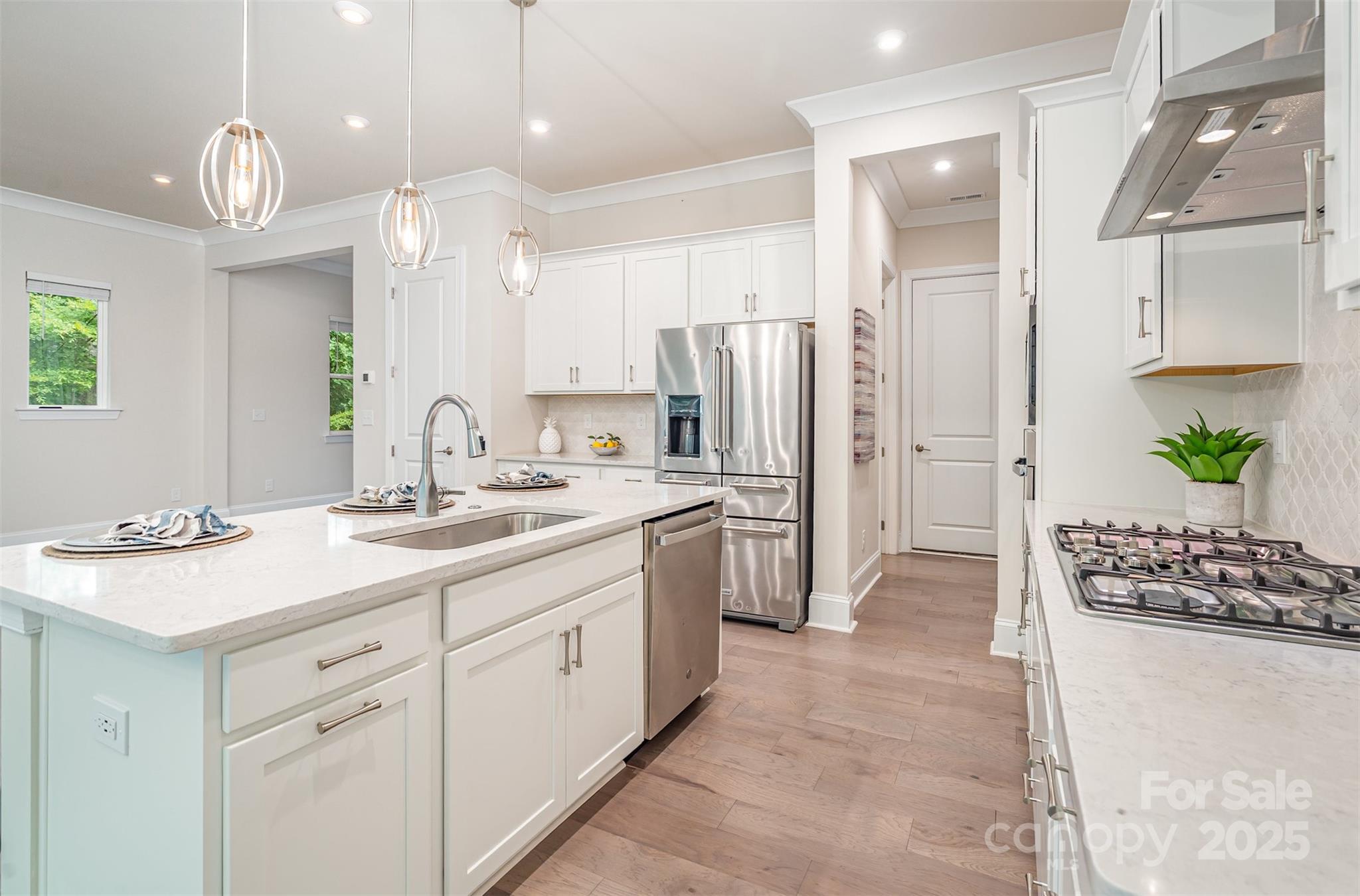 Charlotte, North Carolina 28226, United States, 3 Bedrooms Bedrooms, ,3 BathroomsBathrooms,Residential,Under Contract,194891