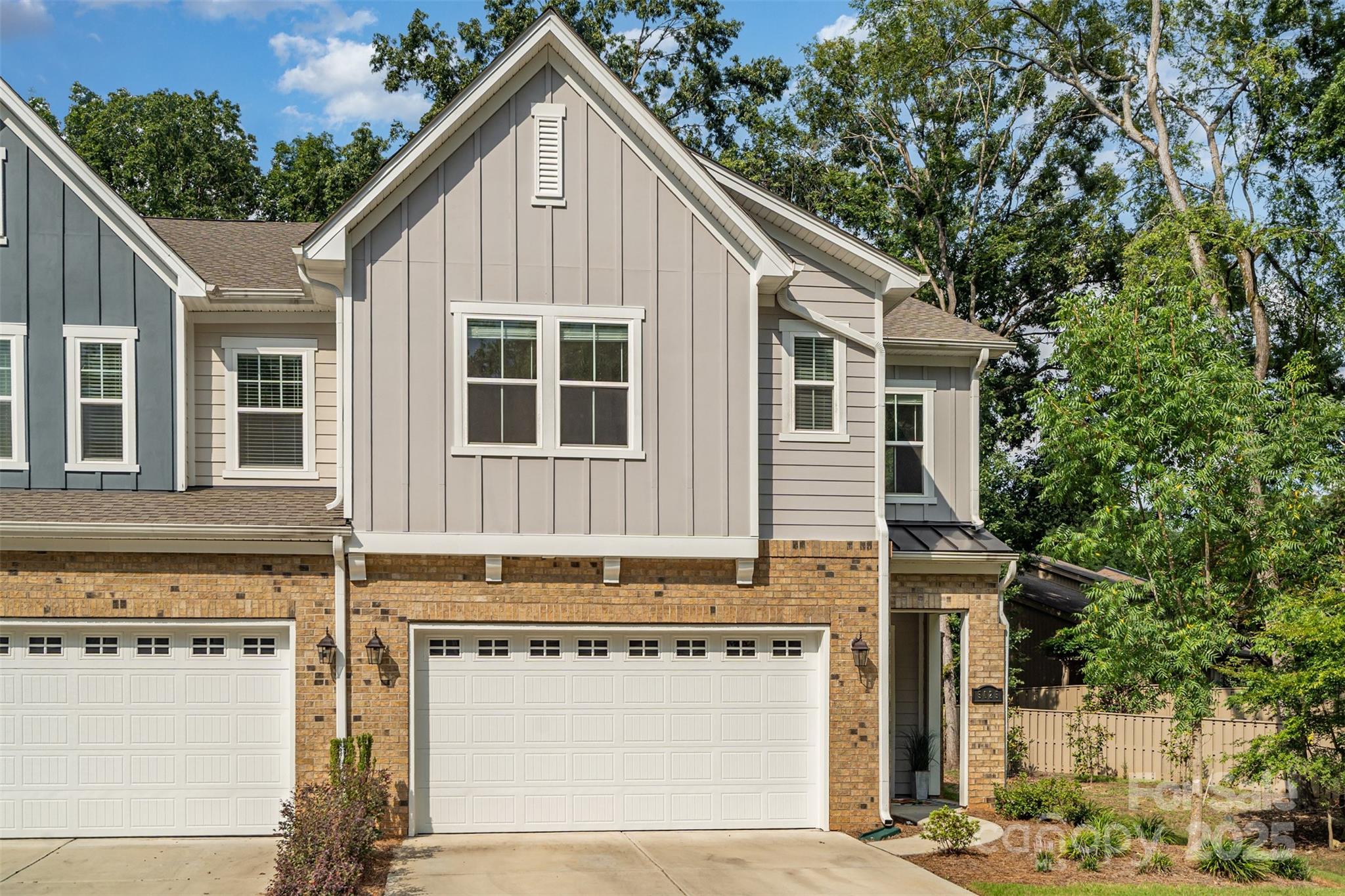 Charlotte, North Carolina 28226, United States, 3 Bedrooms Bedrooms, ,3 BathroomsBathrooms,Residential,Under Contract,194891