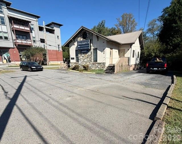 899 Haywood Road