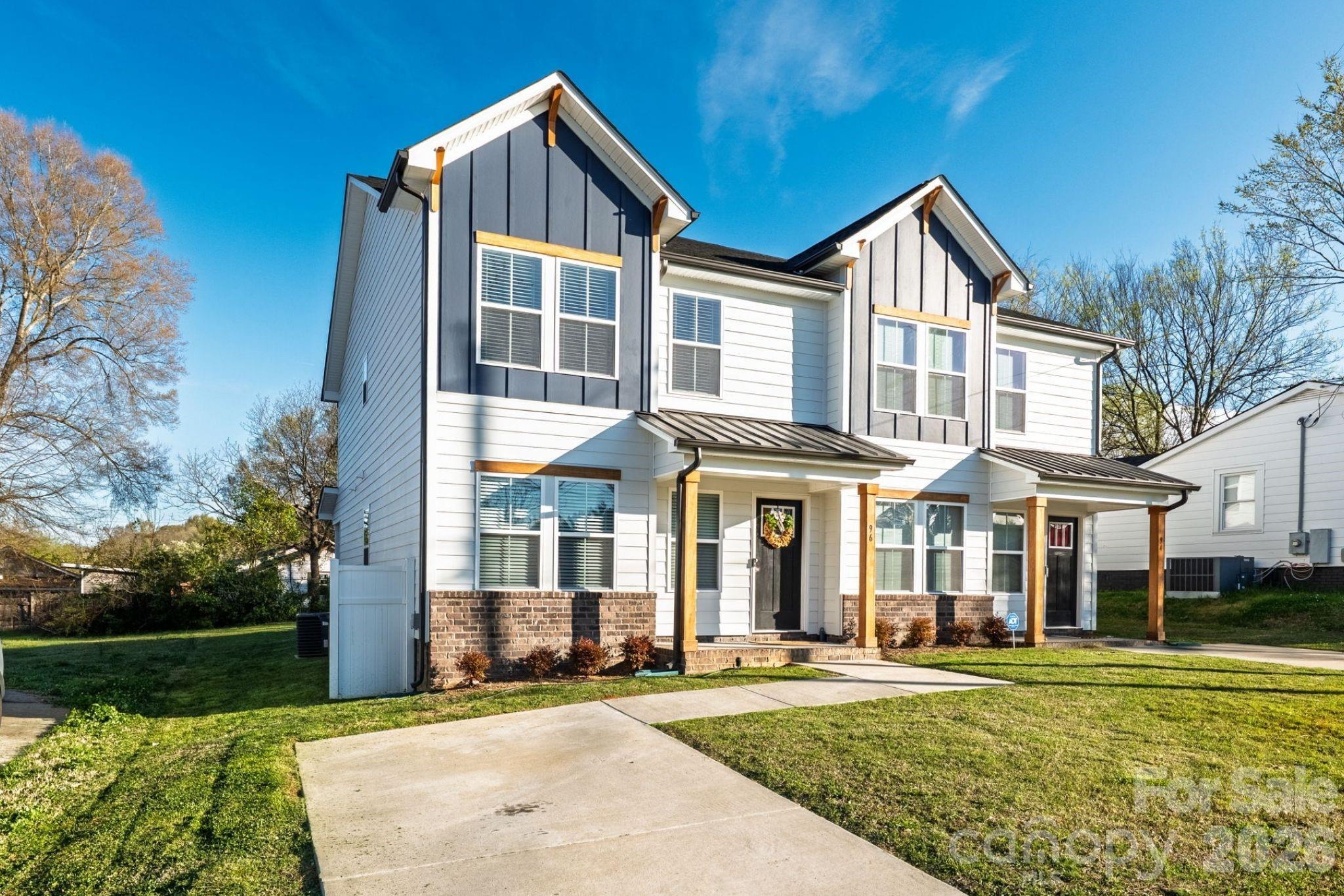 96 SW Chestnut Drive