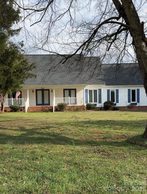 Photo of 1347 Meadow Lakes Road, Rock Hill, SC 29732 (MLS # 4344325)