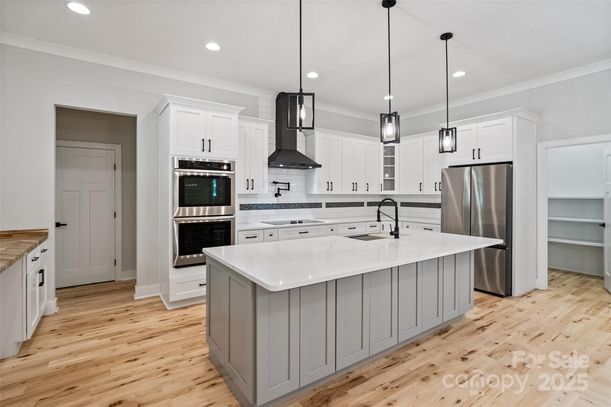 129 Hannaford Place