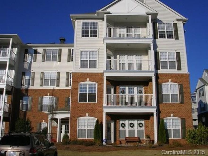 AVAILABLE 4.1.15. 2 Bed 2 Bath Condo w/ an office suite . Within easy walking distance is the swimming pool, shops, restaurants and more. Located on the 3rd floor, featuring wood floors throughout the main Living areas, a gas fireplace, large open Kitchen w/ black & stainless steel appliances (Range/Oven, side by side Refrigerator, Dishwasher and Microwave Oven), laundry room (with washer and dryer furnished). The Master Bedroom suite includes a large Master Bath with a dual sink vanity.