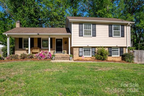 Single Family Residence in Charlotte NC 3914 Sussex Avenue.jpg