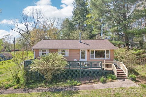 45 Armstrong Road Etowah NC 28729