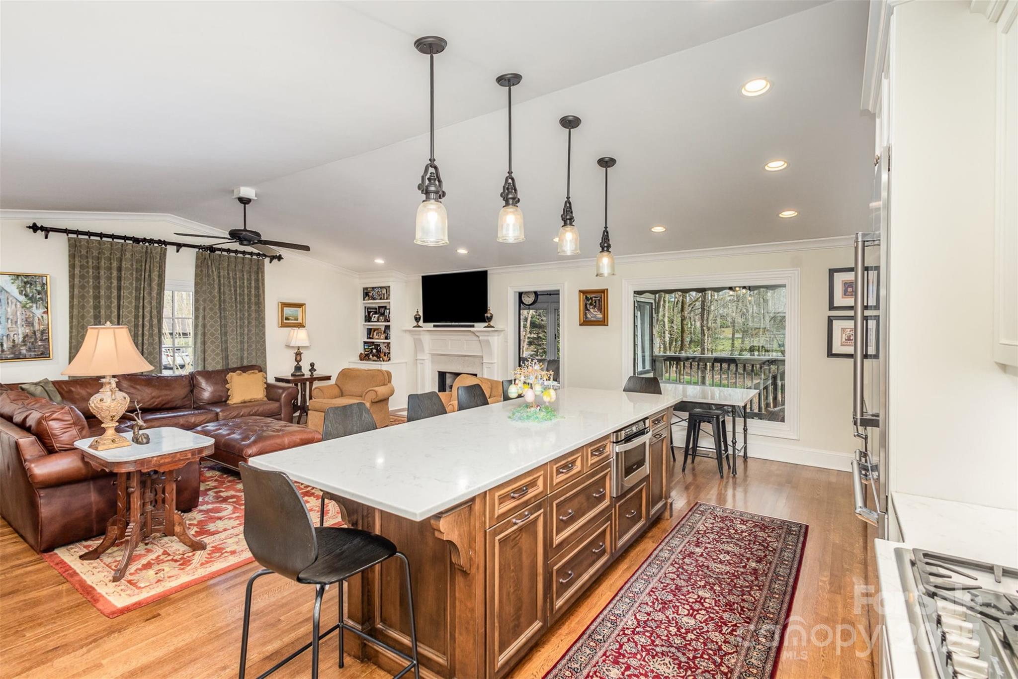 810 Bridgewood Drive