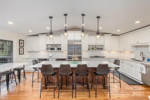Photo for 810 Bridgewood Drive