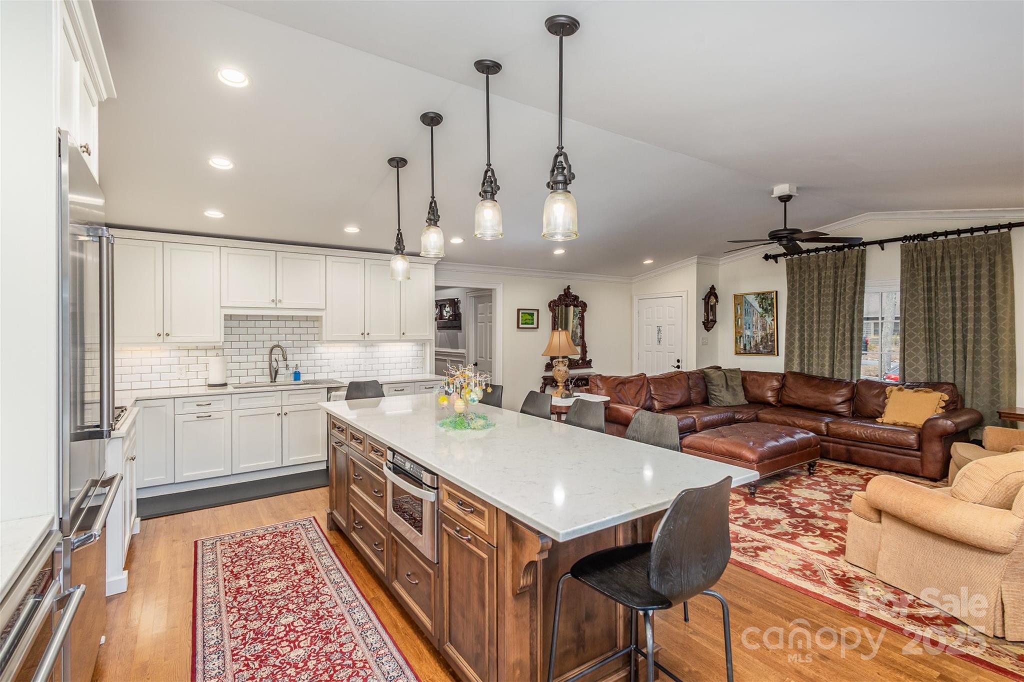 810 Bridgewood Drive