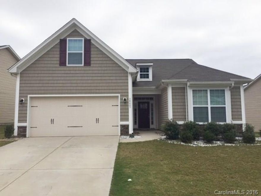 Ranch plan w/bonus room/bedroom and full bath above garage. Beautiful Bluffton model w/hardwoods thru out foyer, living area & kitchen. Eat in Kitchen w/upgrade galore - lots of cabinet space and pantry. Tile floors & granite ct in all baths. Tray ceiling in Master BR w/walk-in closet. Master BA separate tub/glass enclosed shower acrylic block window.