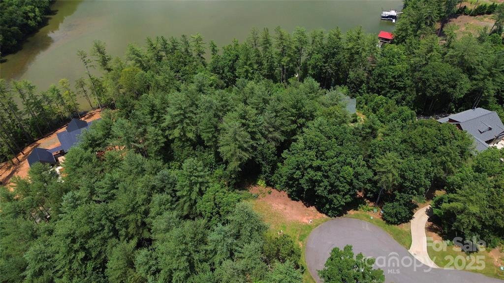 1233 Lakeside Way NW 8