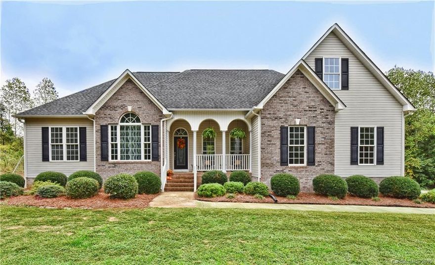 Rare find!  Ranch with Bonus in cul-de-sac with 2+ acres of privacy!  Open Floor Plan, Formal Dining Rm w/ Lighted Trey Ceiling, Brushed Nickle fixtures, Granite Countertops, SS Appliances, Hardwood floors, Gas fireplace, Large Master Bdrm with Vaulted Ceilings and Sitting Area.  Jack and Jill bath in Bdrms 2 & 3.  Enjoy your privacy from the Screened Porch and Covered Deck.  Award Winning Clover Schools and Low York County Taxes!   Invisible fence stays but power box & collars do not convey.