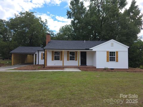 Photo of 305 S Cedar Street, Pageland, SC 29728 (MLS # 4308920)