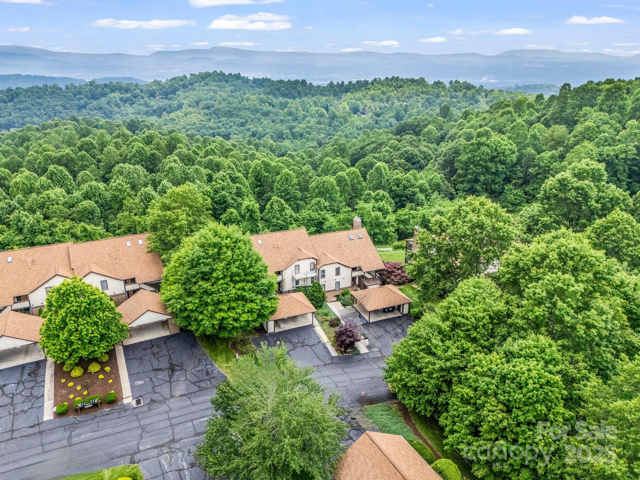 204 Fleetwood Plaza