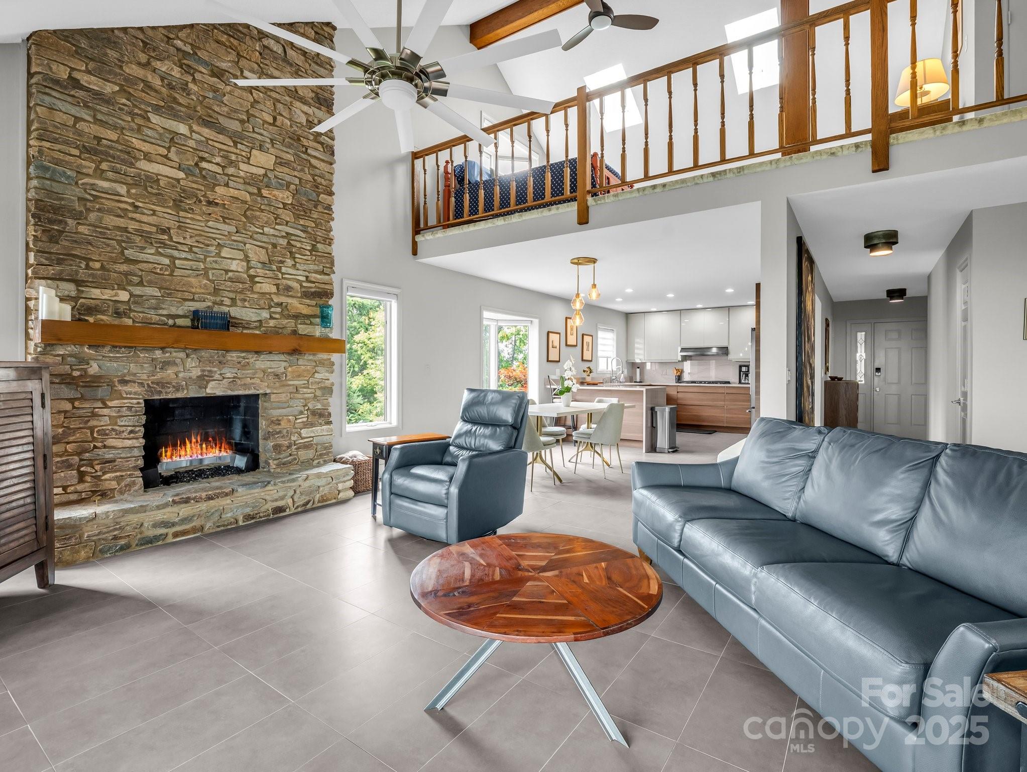 204 Fleetwood Plaza