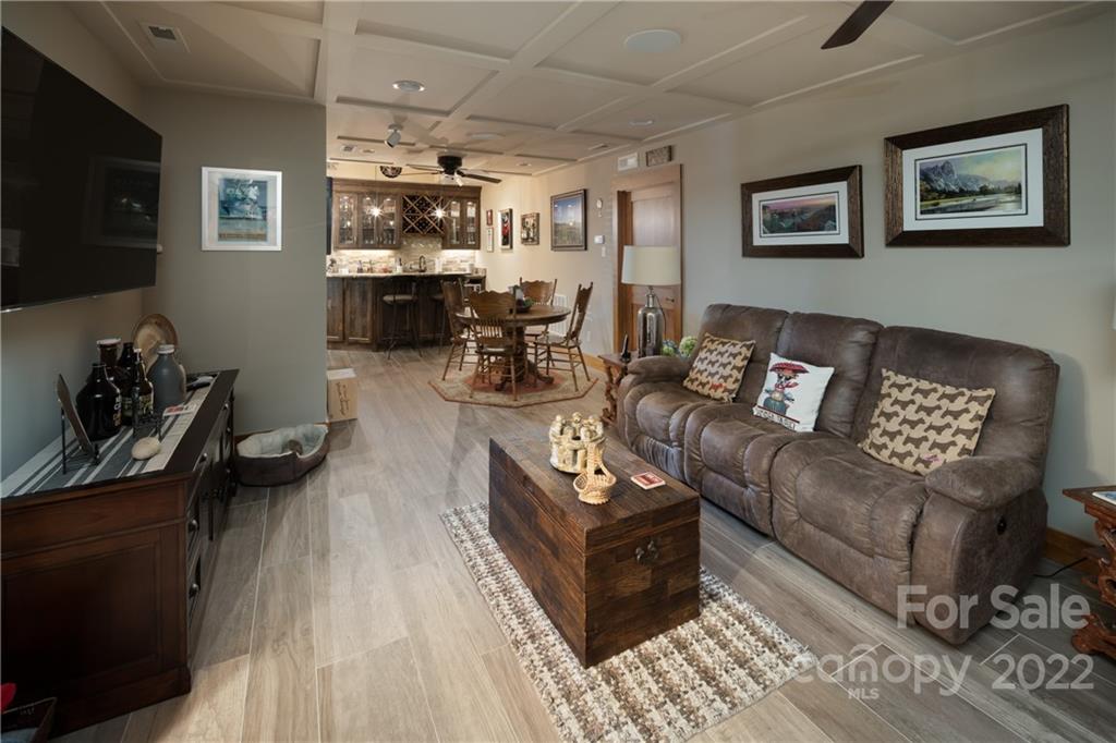 Pinnacle Falls - Residential