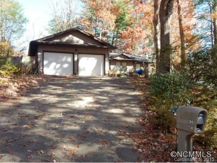 One level home in convenient  Brookwood Community. Just minutes to shopping, hospital, and airport. Cozy family room with fireplace. Lots of flowers and shrubs. New roof and gutters in 2014 Home will be sold "As Is"