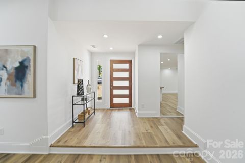 Photo of 4706 Cricklewood Lane, Charlotte, NC 28212 (MLS # 4373914)