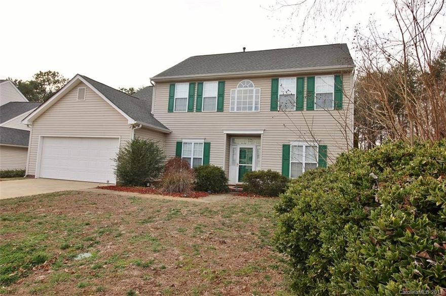 Calling all Pinterest Addicts! Here’s a unique opportunity to live in Ft. Mill's extremely popular Knightsbridge Neighborhood at a great price, leaving you with some extra funds to do the updating and decorating the way YOU want it!  This is a fabulous floorplan with the master on main and a super large kitchen overlooking the pretty and private back yard with patio. Only 20 minutes to Charlotte!