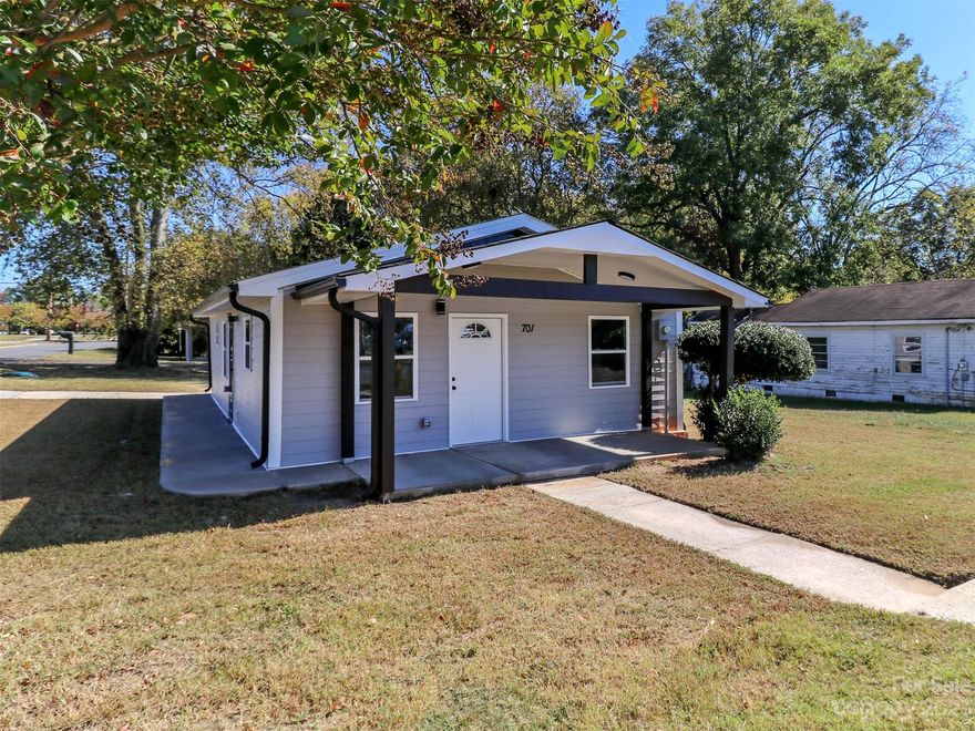 Fully Renovated 4-Bedroom Home in Prime Location. Nestled in Pineville's heart, this exquisite home seamlessly blends style, comfort, and modern design. Quick access to I-485 and I-77, you're just moments away from a plethora of shops, eateries, and entertainment venues. Relish in the ambiance of a home that feels brand new. Kitchen & Living: Vaulted ceiling, high-quality stainless appliances, and a spacious living area perfect for relaxation or gatherings. Three main rooms and an adaptable space suitable for a nursery, office, or bunk bed. Revamped storage, a porch for leisure, and a nearby park with a pond. Take this opportunity to own a home that is situated in a vibrant community and experience modern family living in a great community. Book your viewing appointment today!