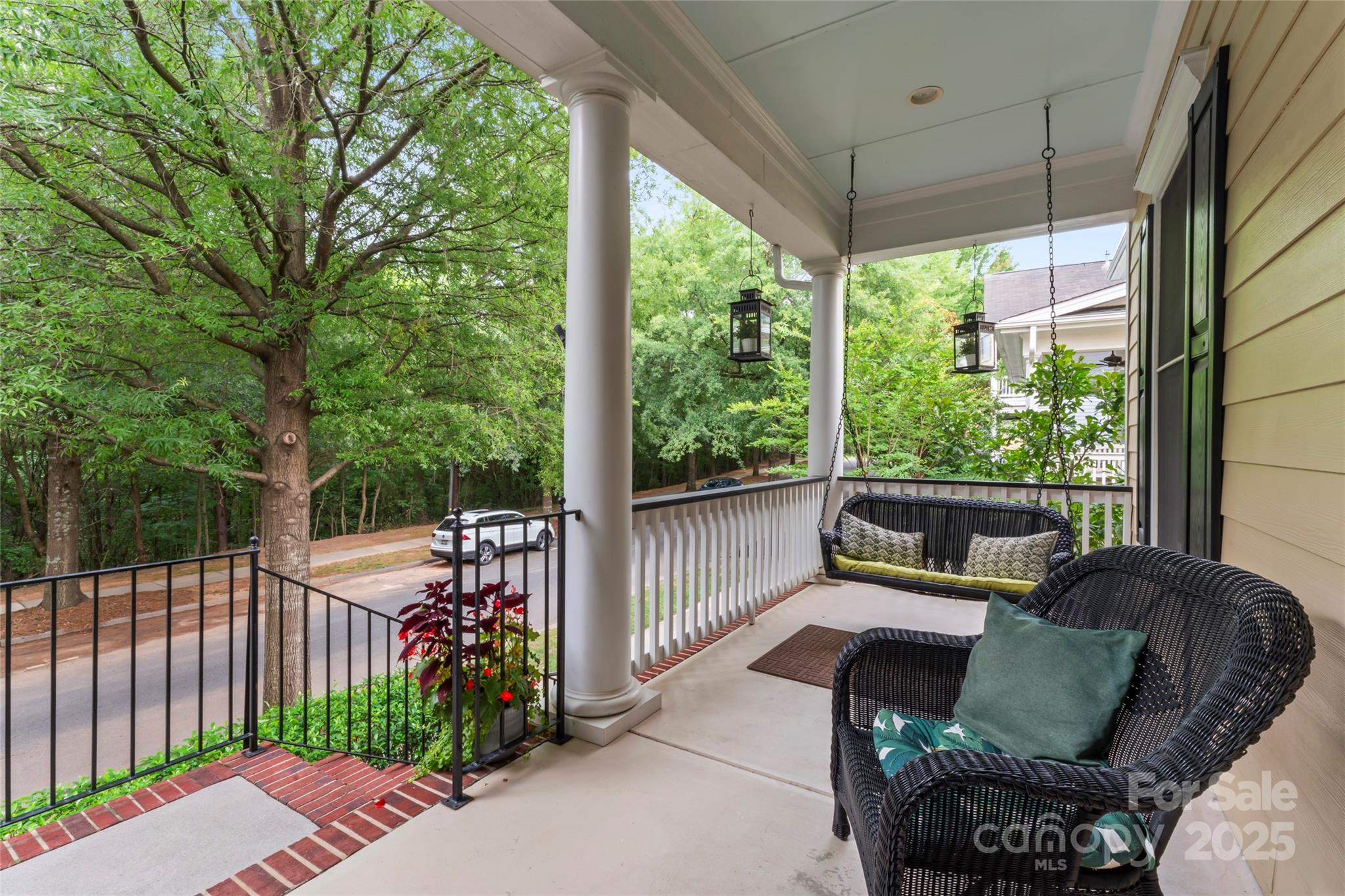 878 Promenade Walk