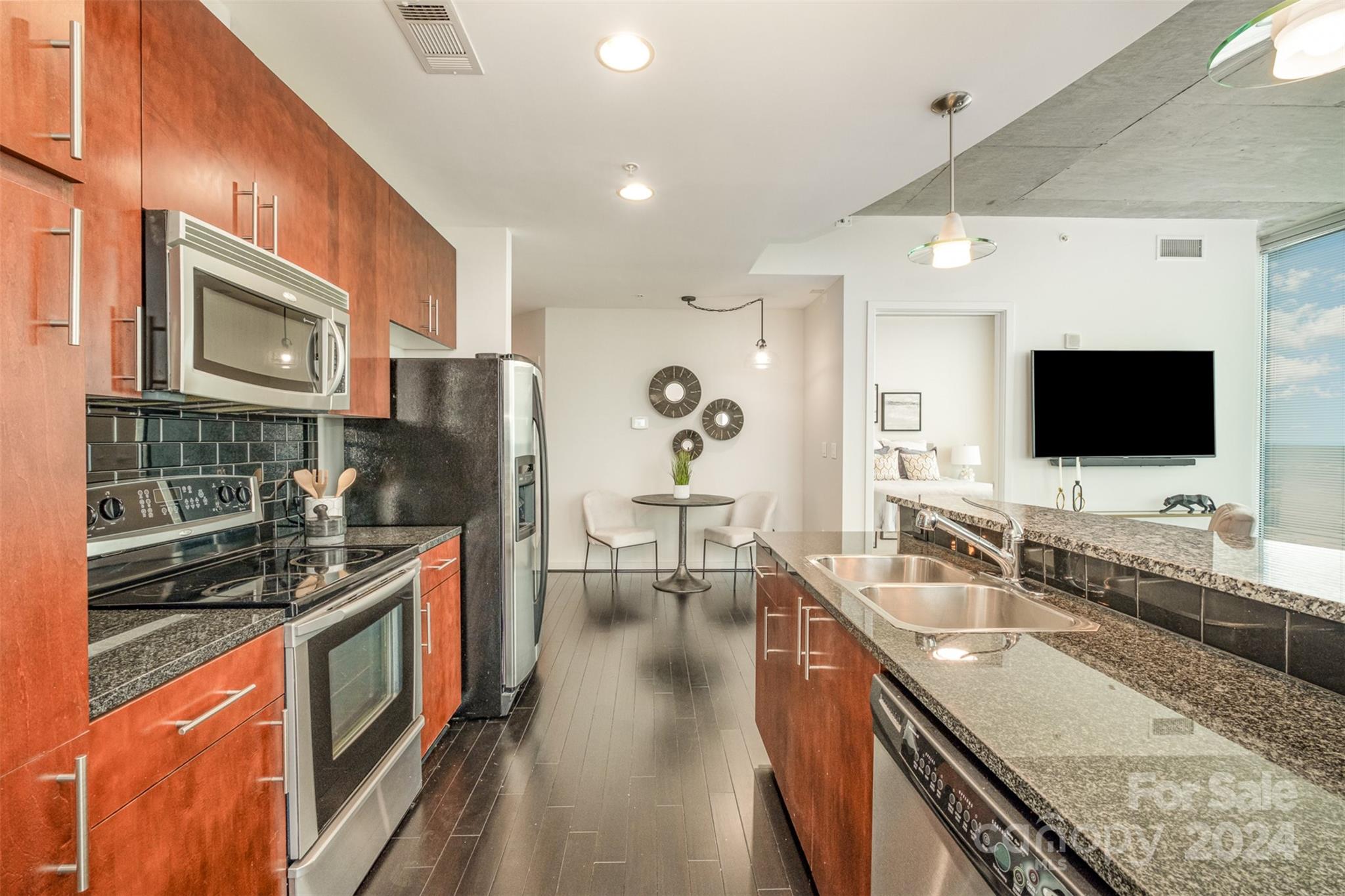 Avenue Condominiums - Residential